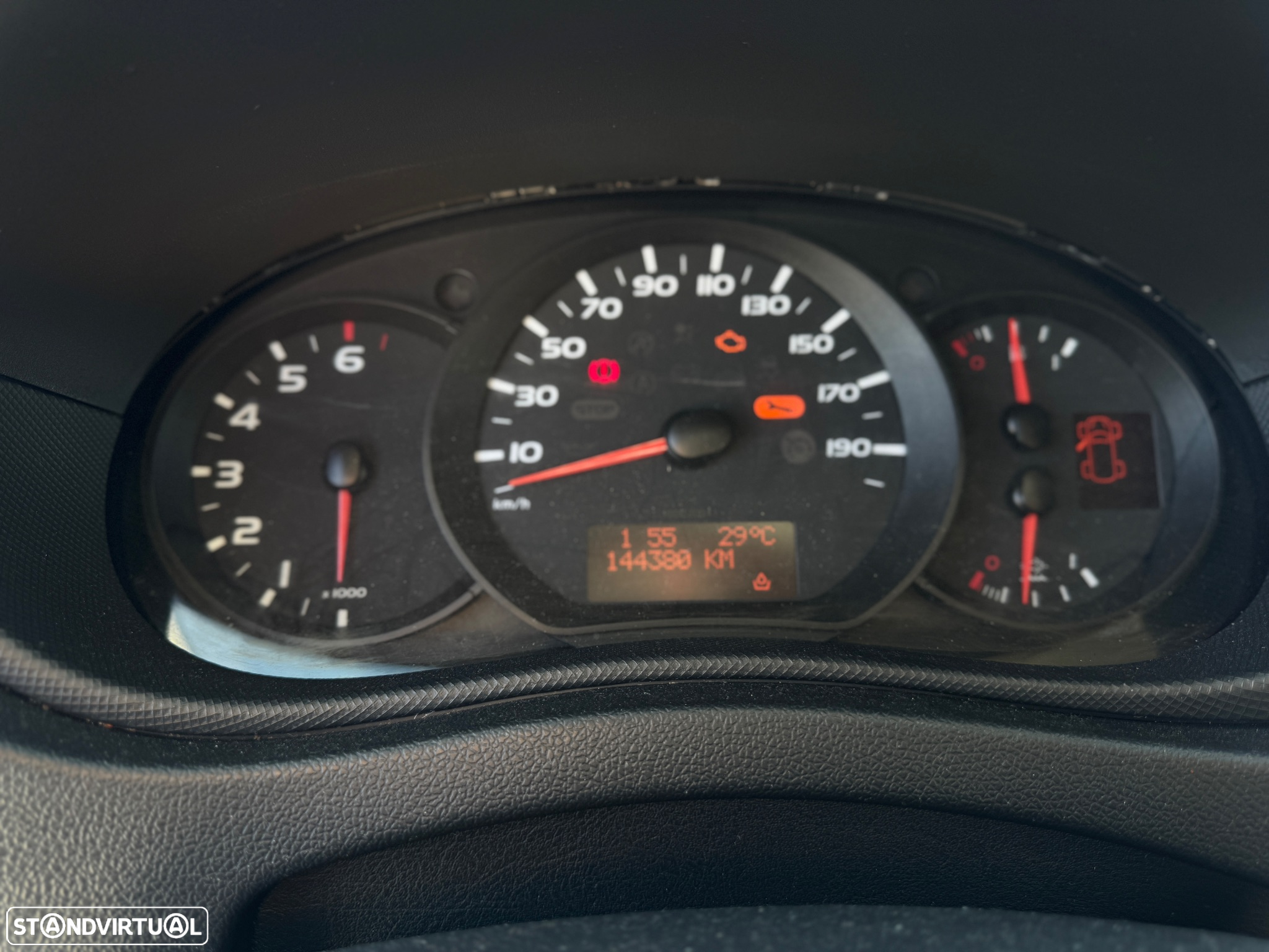Nissan NV400 - 12