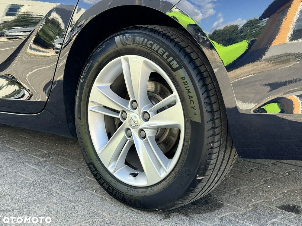 Opel Insignia - 18