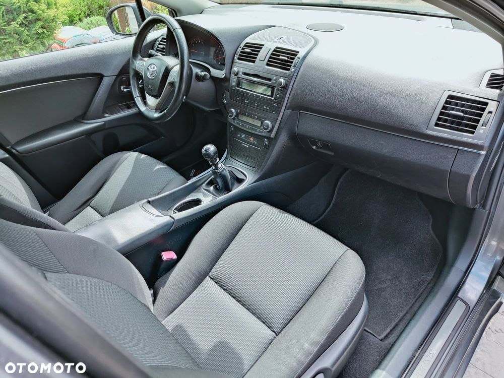 Toyota Avensis 2.0 Sol EU5 - 21