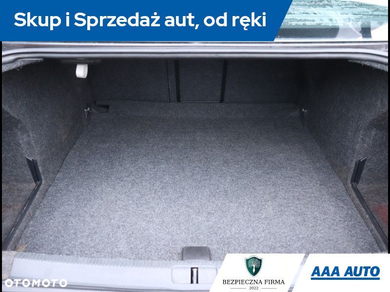 Volkswagen Passat - 14