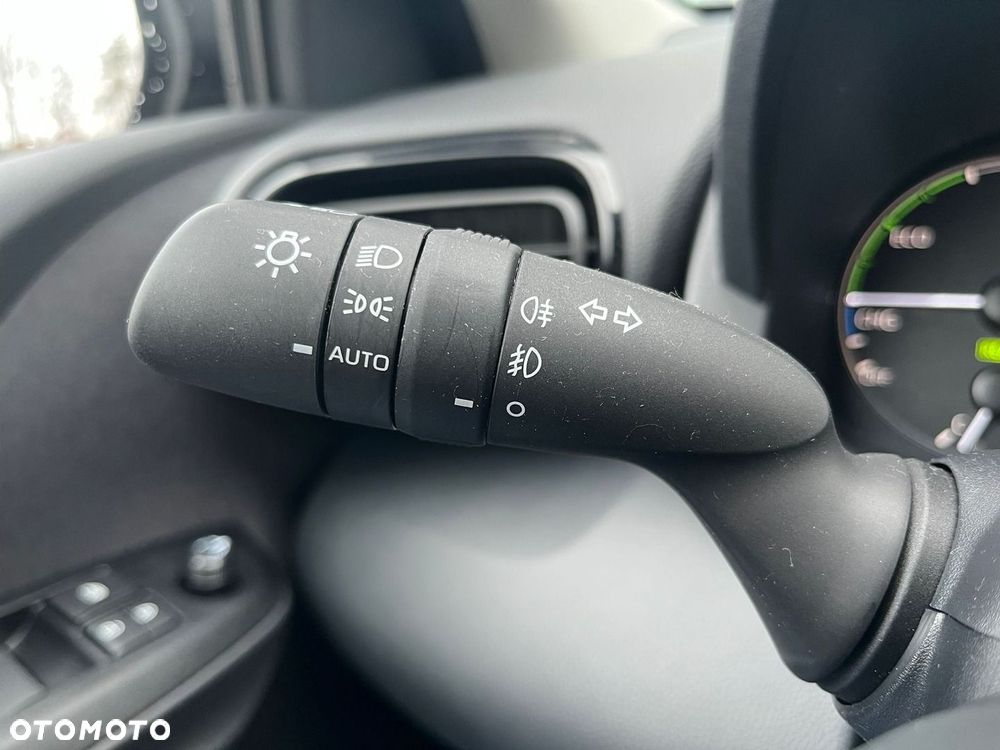 Toyota Yaris Hybrid 1.5 Comfort - 26