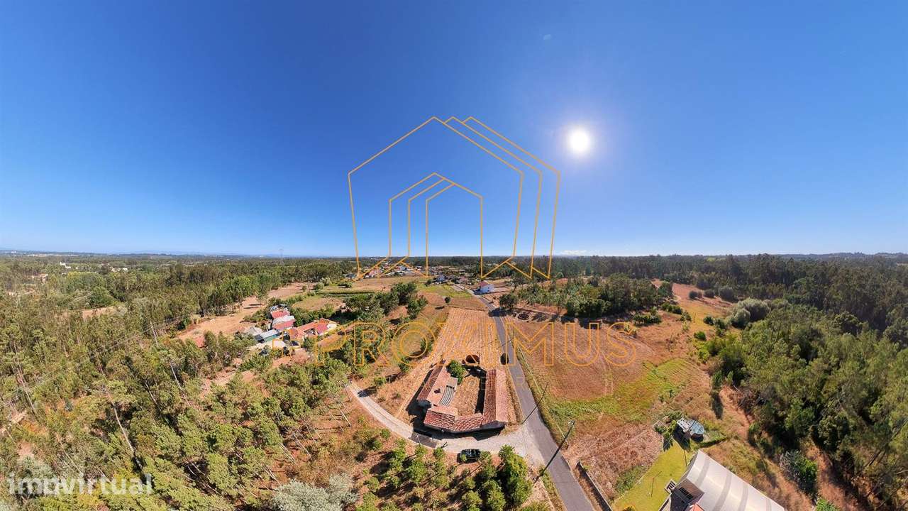 Moradia T2 p/ reconstrução em Ferreira a Nova - Grande imagem: 3/40