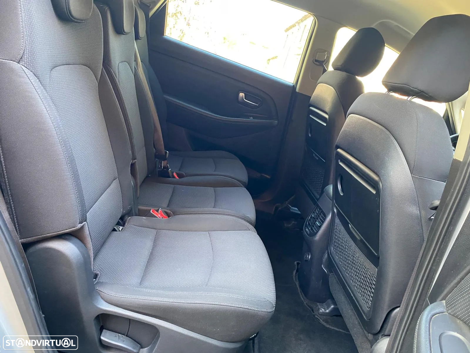 Kia Carens 1.7 CRDi ISG TX - 12