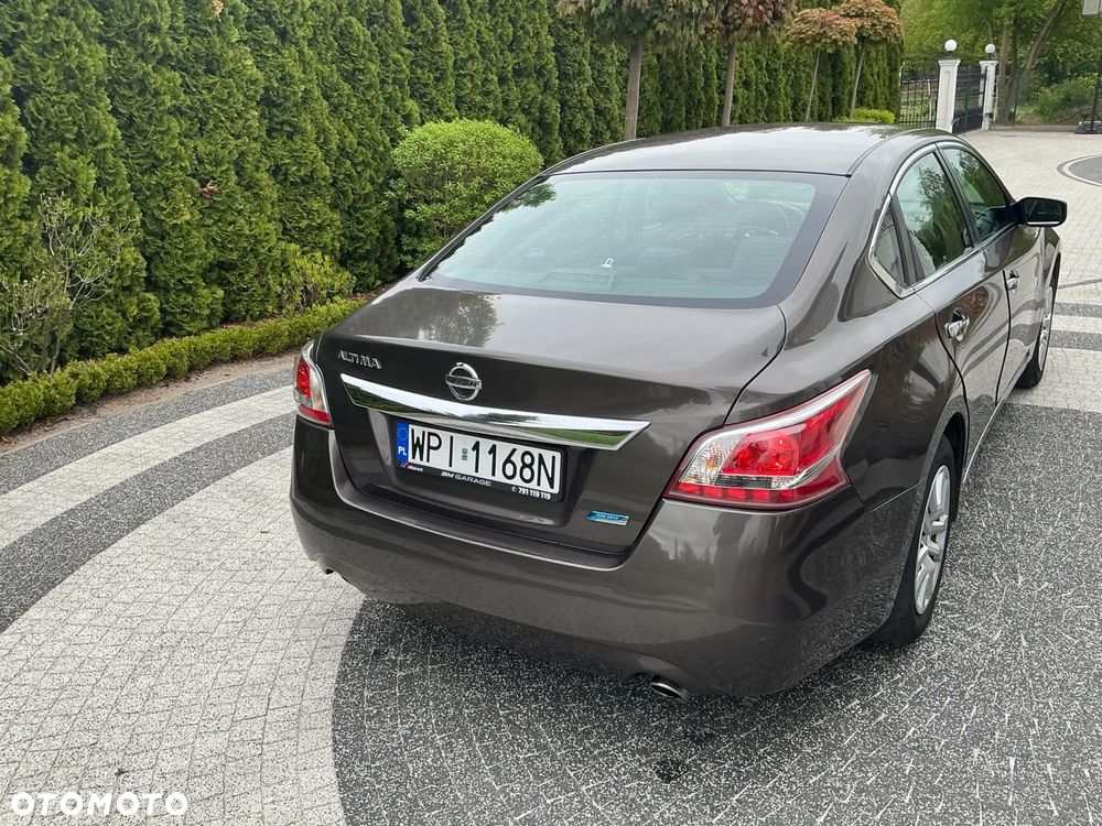 Nissan Altima - 11