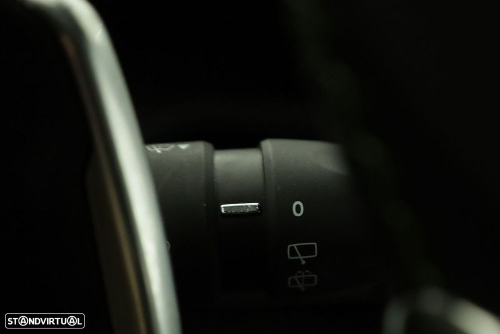 Peugeot 2008 1.2 PureTech GT EAT8 - 19