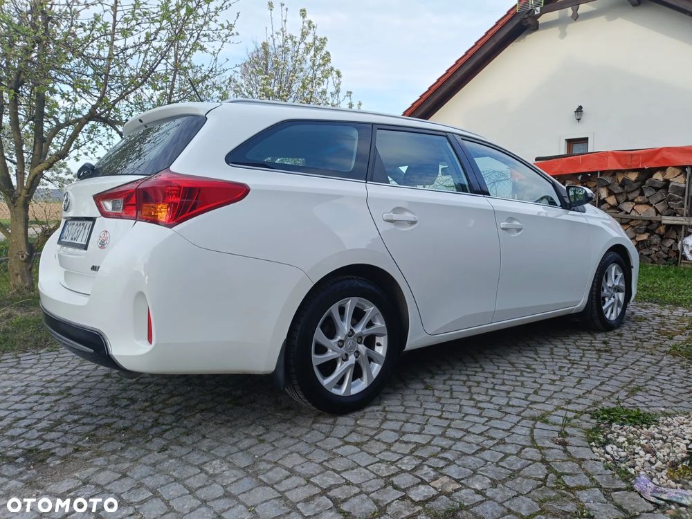 Toyota Auris 1.6 Prestige - 32