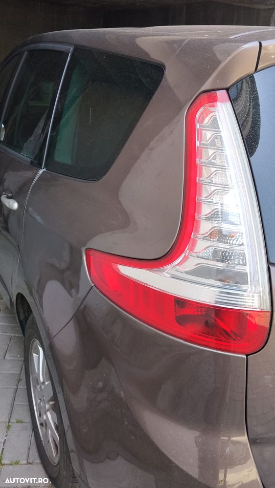 Renault Grand Scenic 1.9dCi Privilege - 7