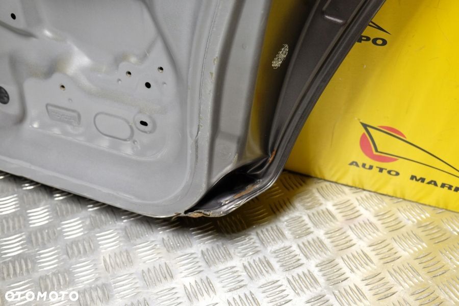 TOYOTA SIENNA 2011-2019 DRZWI TYŁ PRAWE TYLNE USA - 9