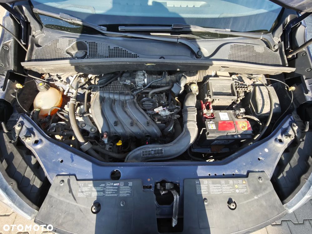 Dacia Dokker SCe 100 Celebration - 12