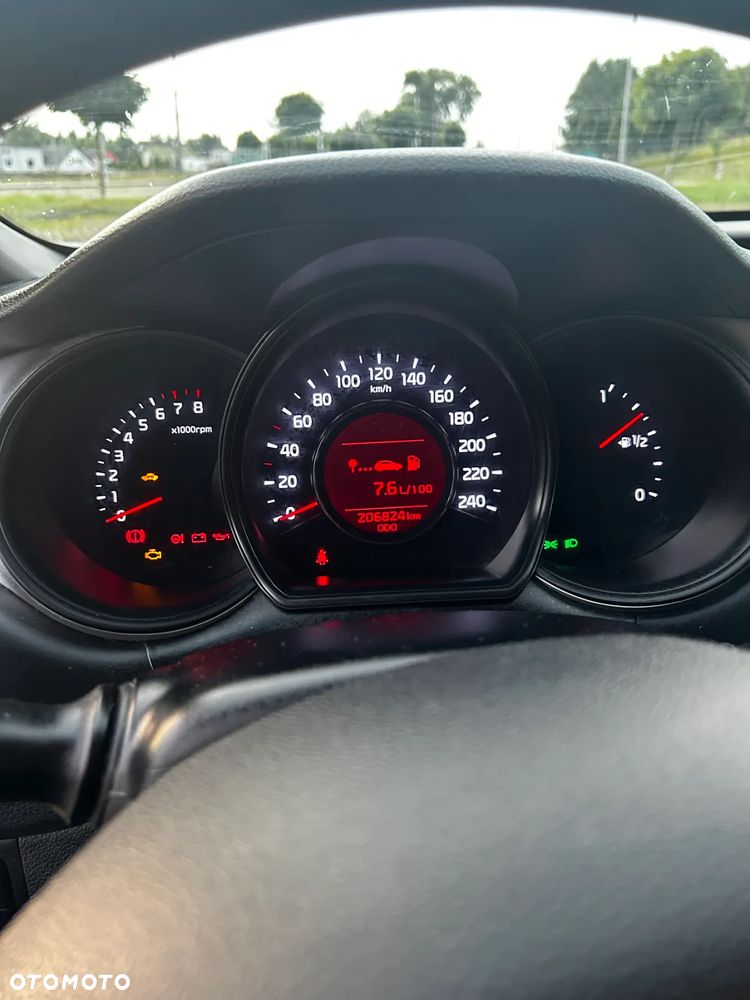 Kia Ceed - 12