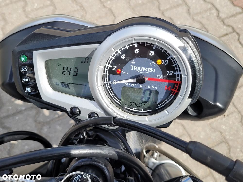 Triumph Street Triple - 23