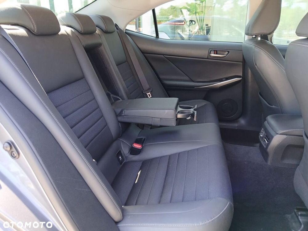 Lexus IS 200t Elegance - 27