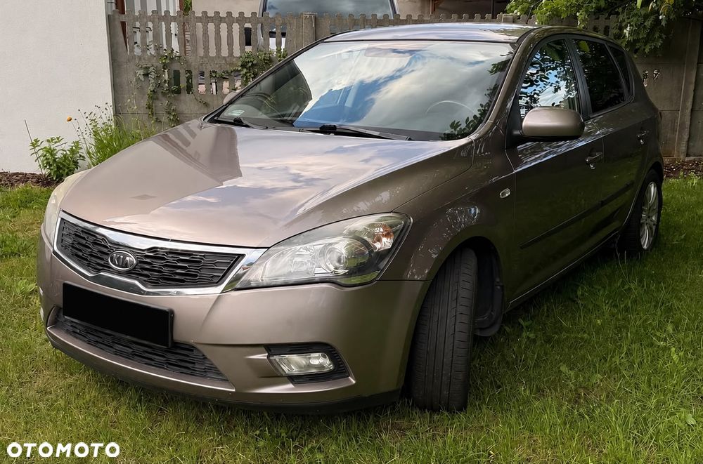 Kia Ceed 1.6 Crdi Comfort + - 1