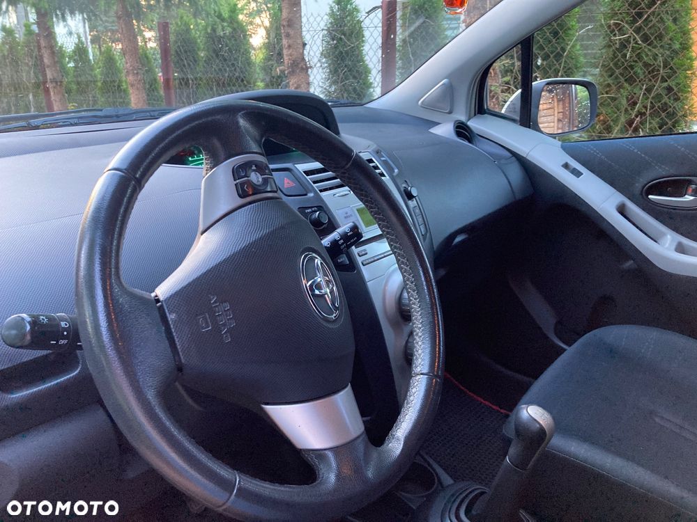 Toyota Yaris 1.3 Luna A/C - 15