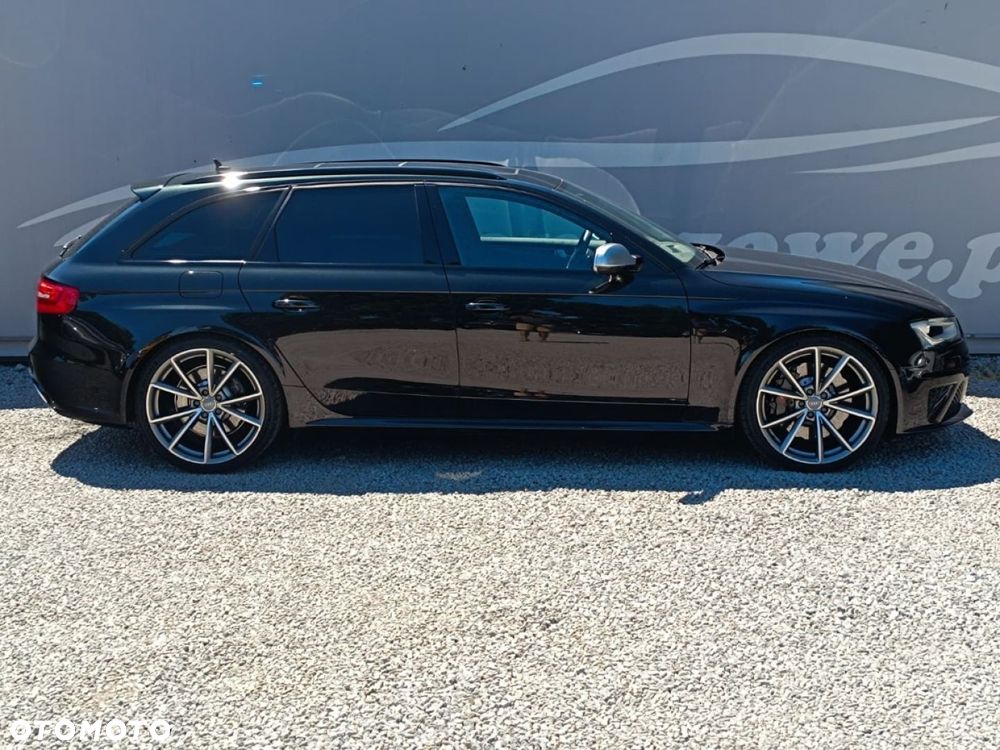 Audi RS4 Avant - 13