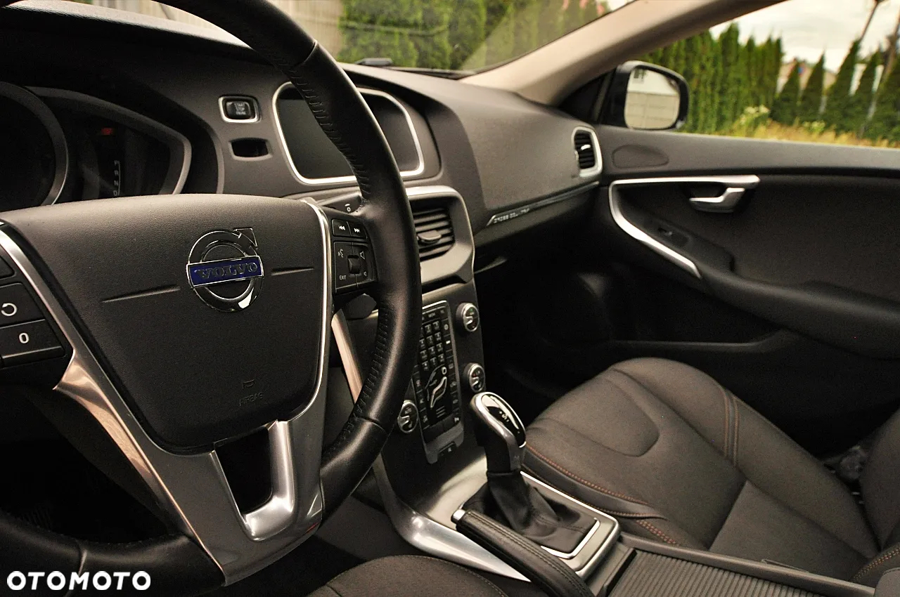 Volvo V40 Cross Country D3 Geartronic Momentum - 19