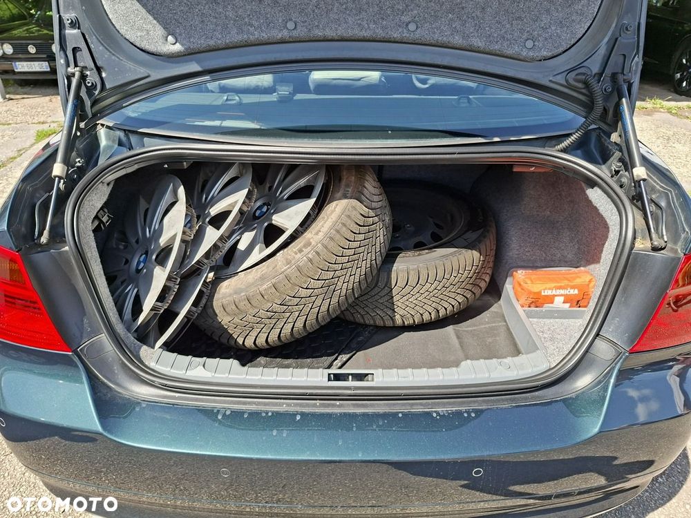 BMW Seria 3 318i - 25