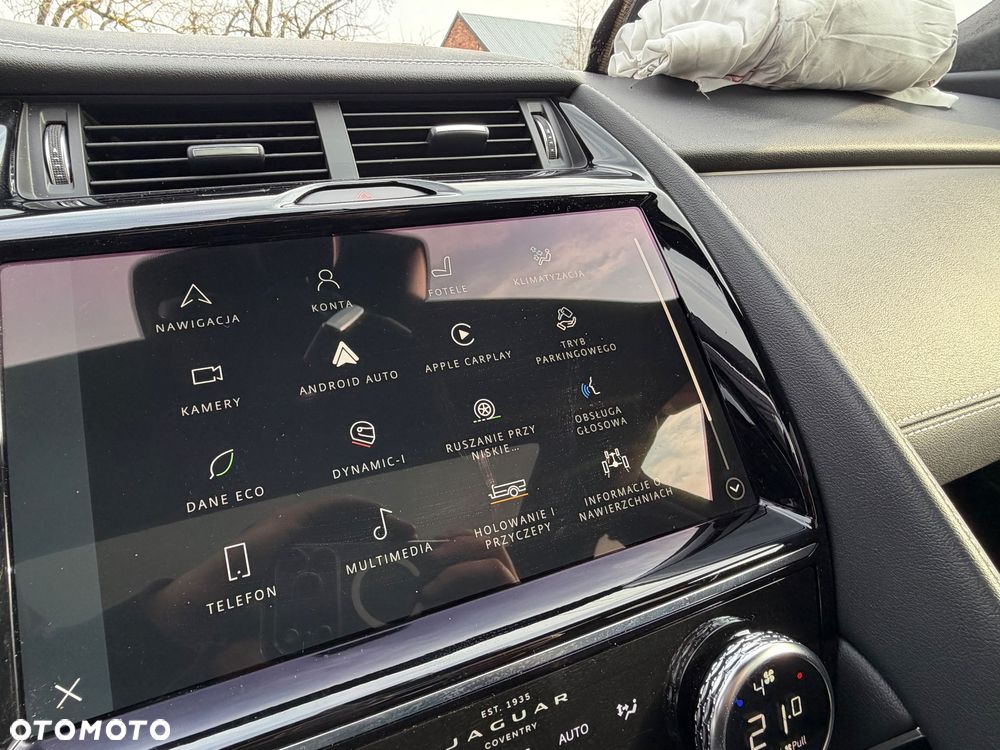 Jaguar E-Pace P300 AWD R-Dynamic HSE - 35