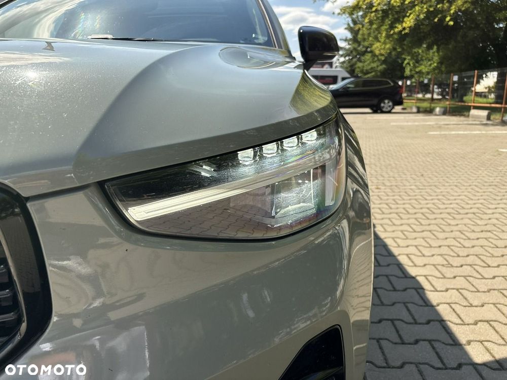 Volvo XC 40 B4 Plus Dark - 9
