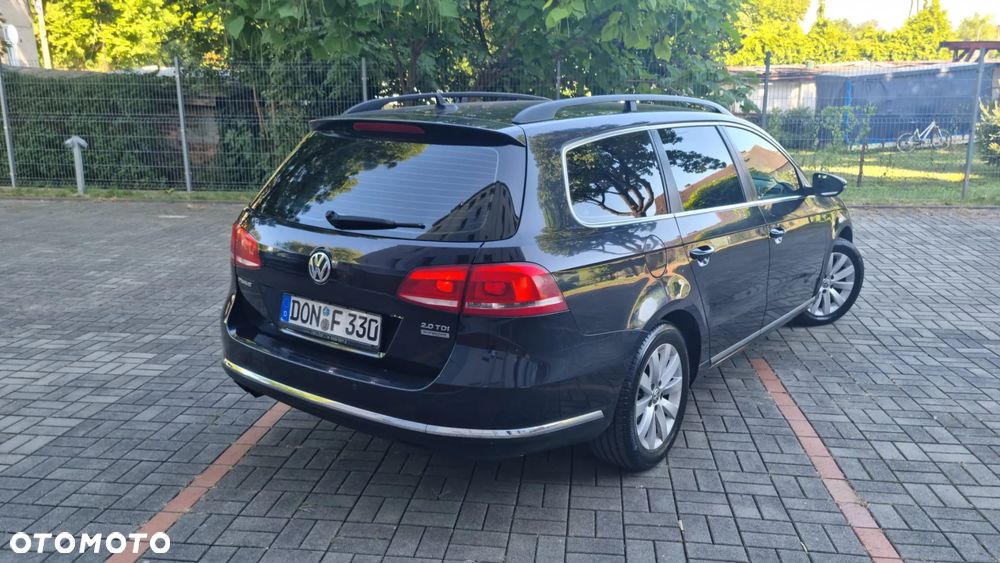 Volkswagen Passat - 4