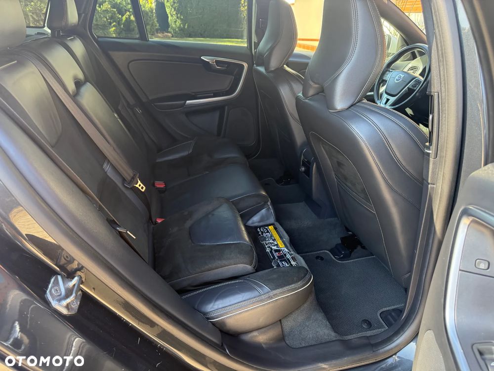 Volvo V60 D2 R-Design Summum - 12