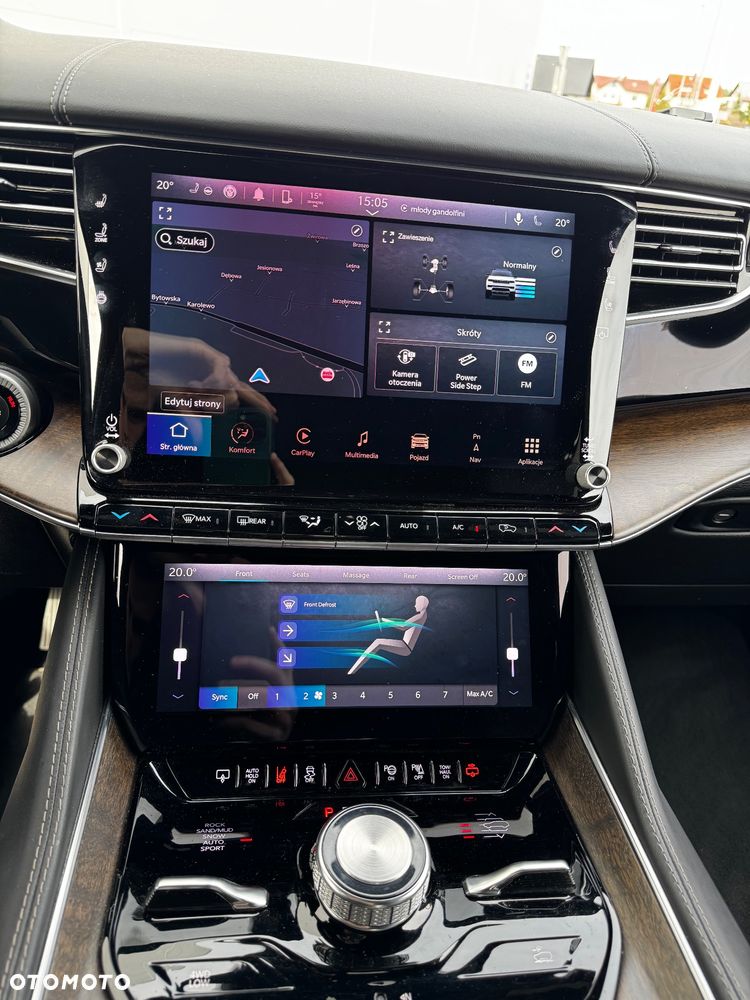 Jeep Grand Wagoneer - 28