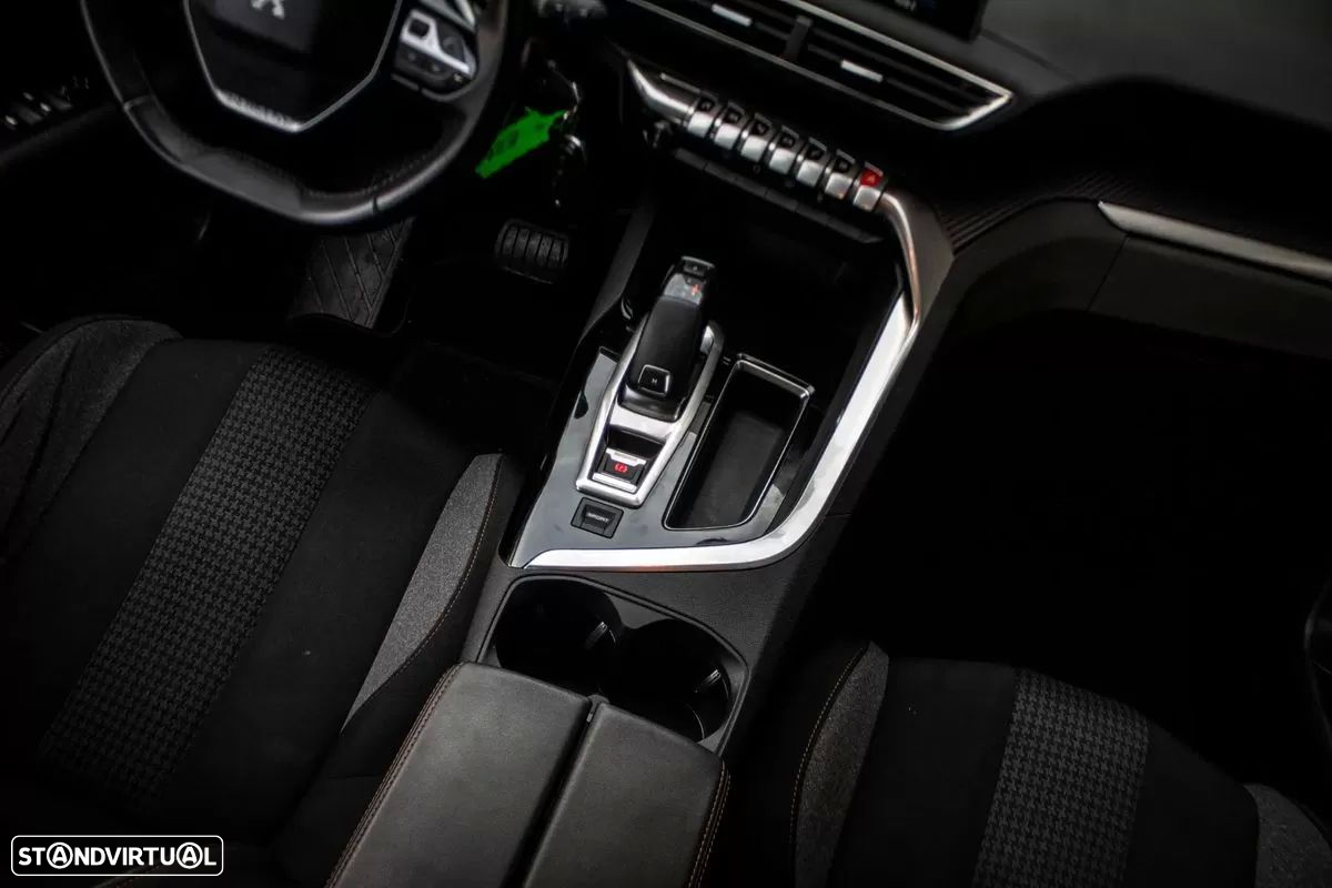 Peugeot 3008 1.2 PureTech Allure EAT8 - 34