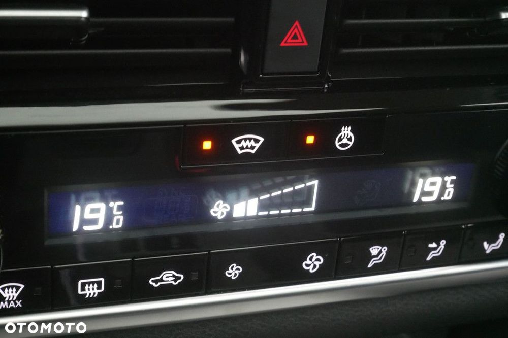 Nissan Qashqai 1.3 DIG-T MHEV N-Connecta Xtronic - 25