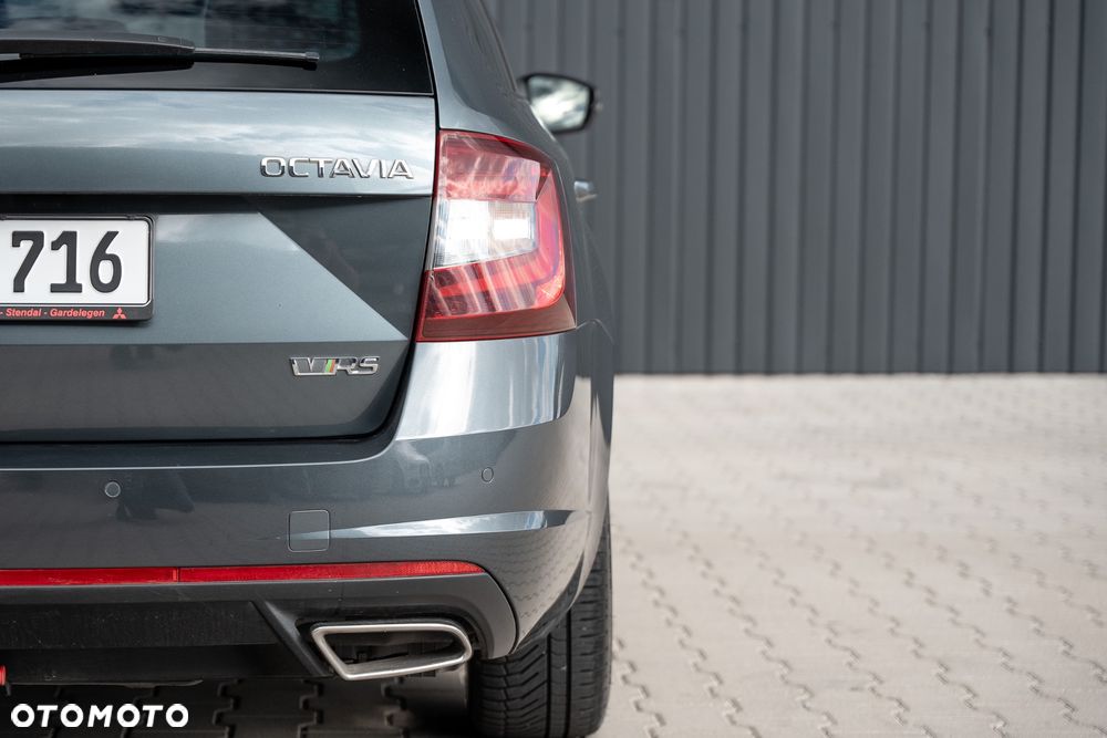 Skoda Octavia 2.0 TDI RS DSG - 8