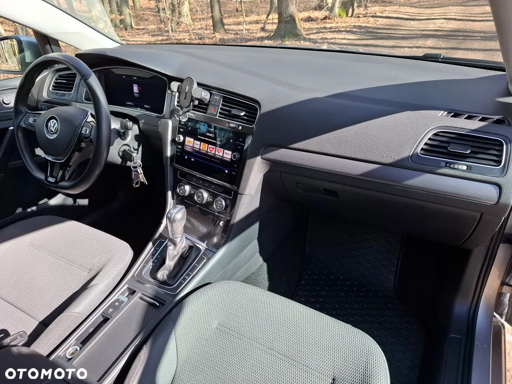 Volkswagen Golf 1.6 TDI SCR DSG Comfortline - 10