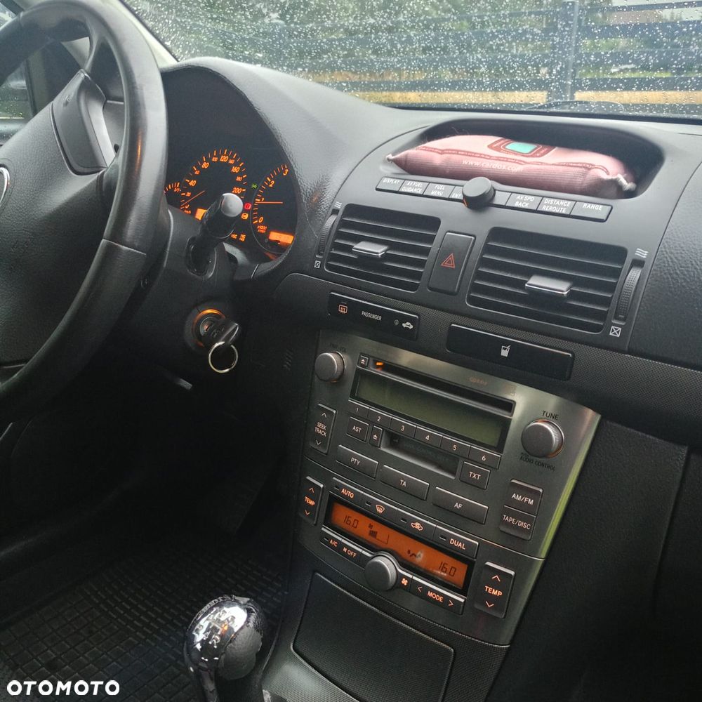Toyota Avensis 1.8 VVT-i - 6