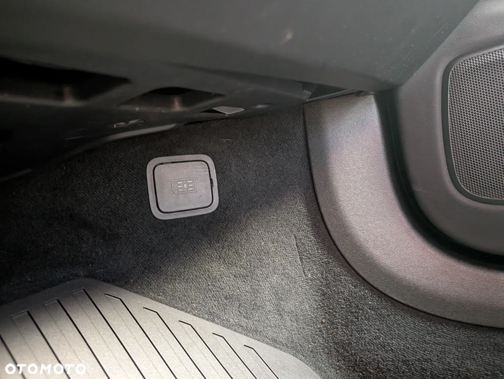 Volvo V60 B4 B R-Design - 22