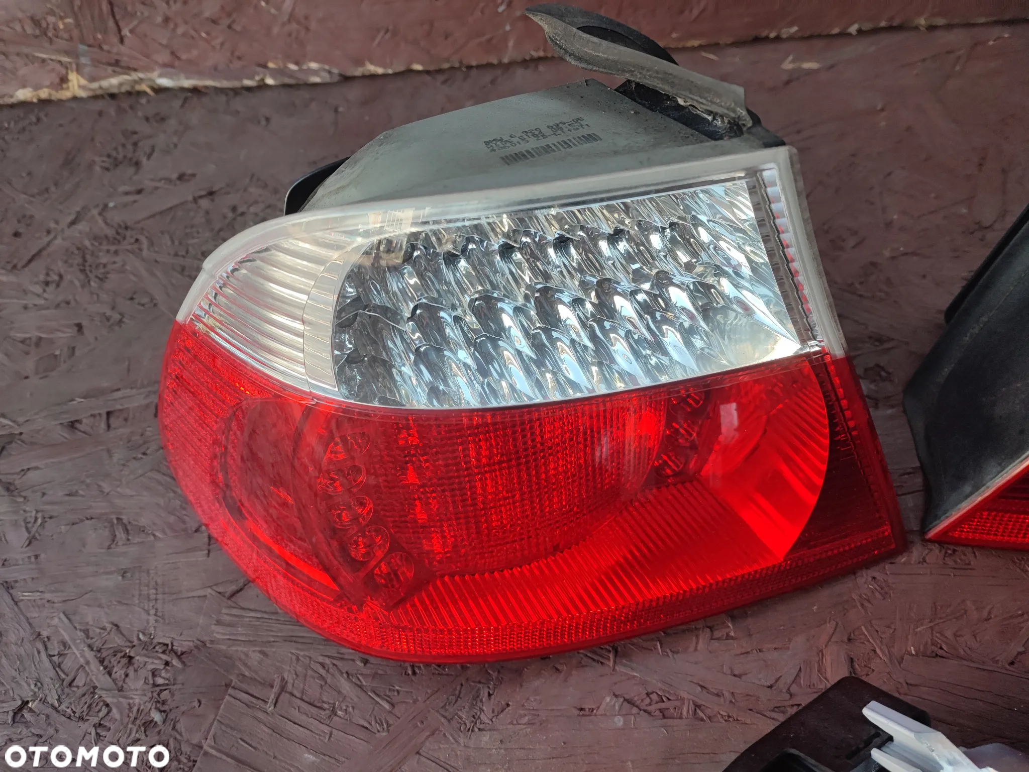 BMW E46 COUPE ORYGINALNE LAMPY TYŁ LED / DIODOWE POLIFT + KOSTKI + WKŁADY O NR. 63 21 6 920 699 / 63 21 6 920 700 OEM M-PAKIET ( BIAŁY KIERUNEK ) W BARDZO DOBRYM STANIE - 12