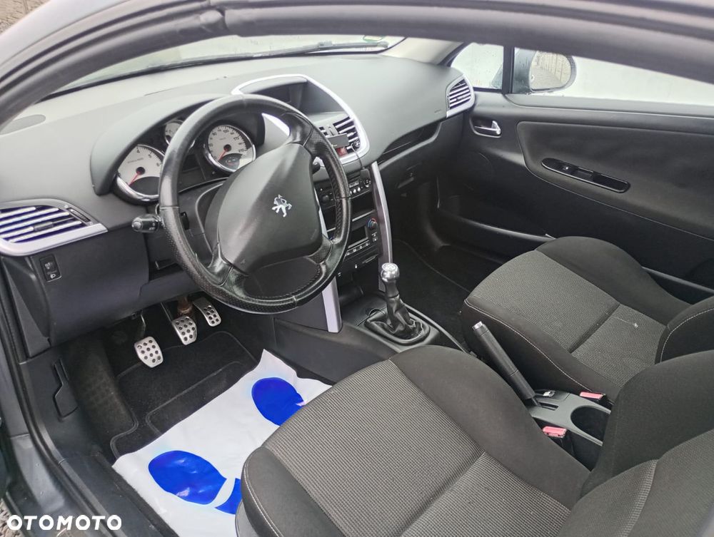 Peugeot 207 CC - 10
