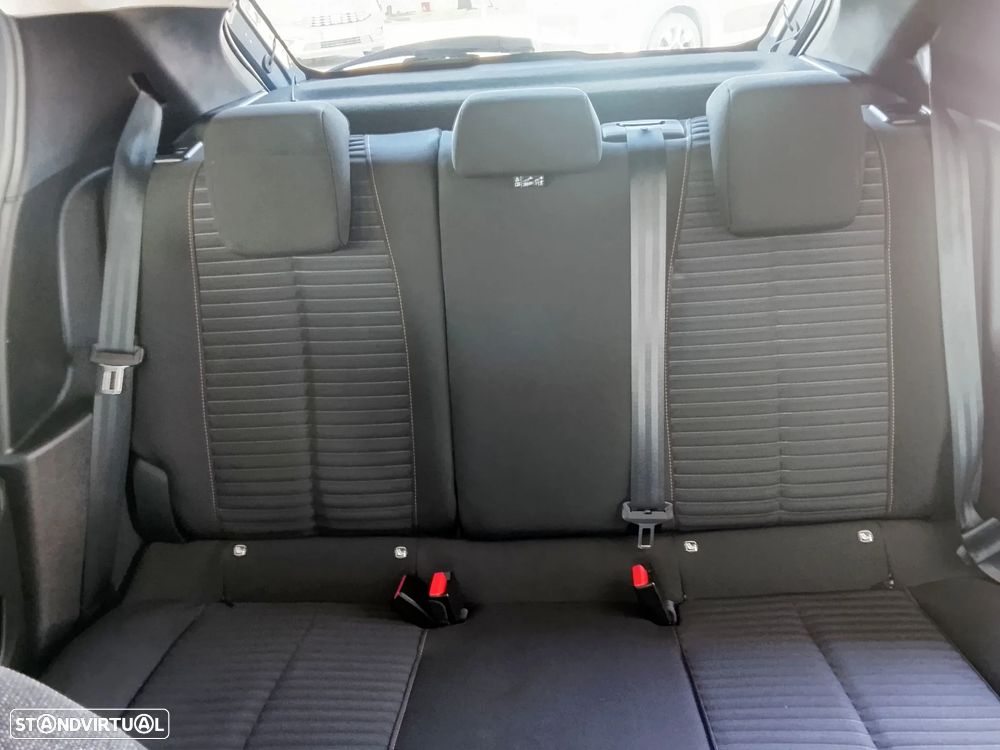 Peugeot 208 1.2 PureTech Active - 19