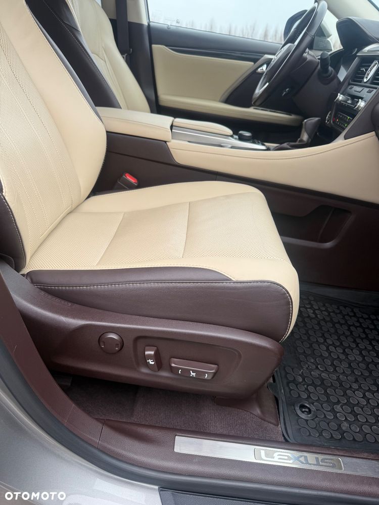 Lexus RX 450h (hybrid) - 32