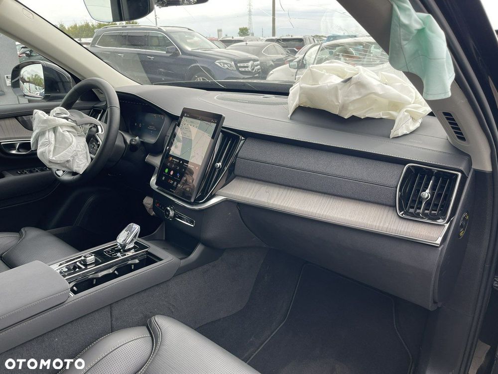 Volvo XC 90 T8 AWD Ultra Black Edition - 11