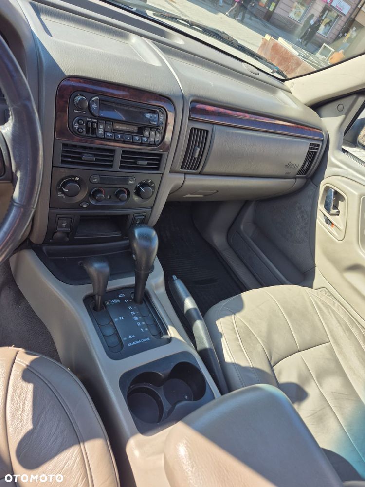 Jeep Grand Cherokee - 28