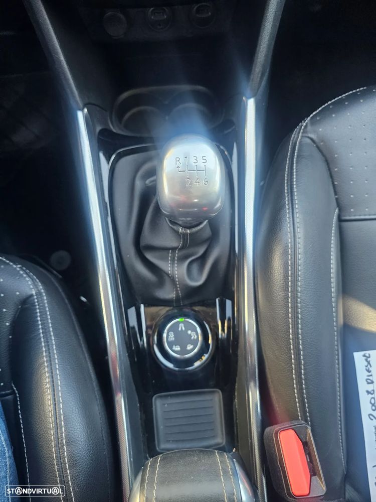 Peugeot 2008 e-HDi FAP 115 STOP & START Allure - 14