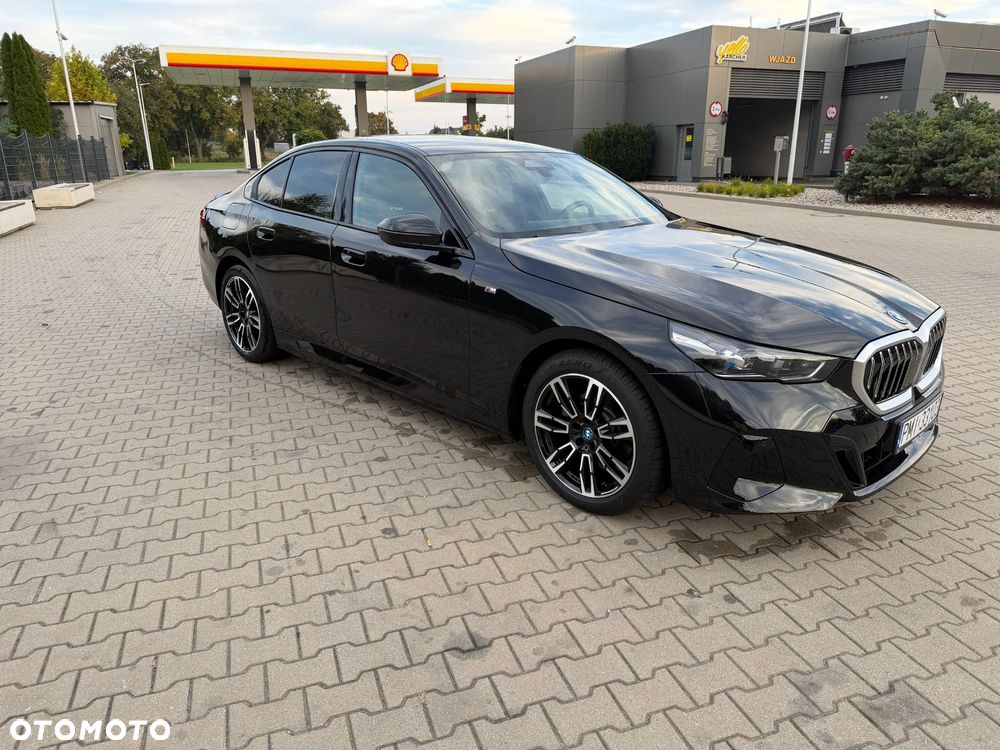 BMW 5 Series 2024 photo 3