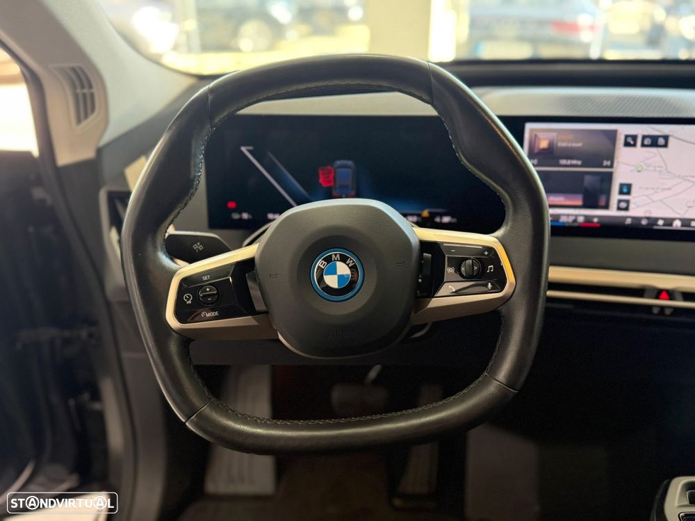 BMW iX xDrive 40 Pack Desportivo - 9