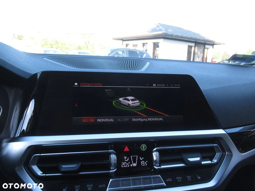 BMW Seria 3 318i Sport Line - 18