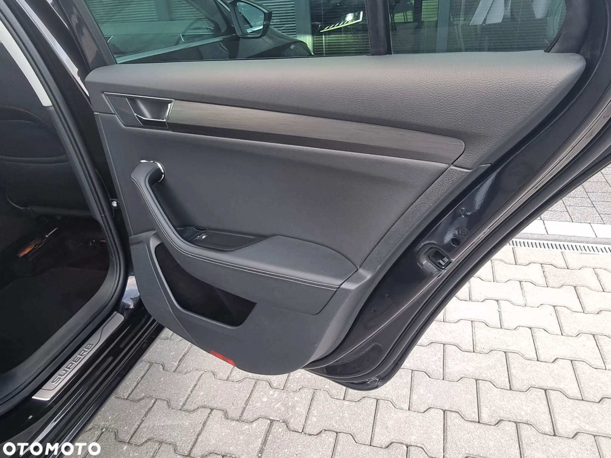 Skoda Superb 2.0 TDI SCR Style DSG - 35