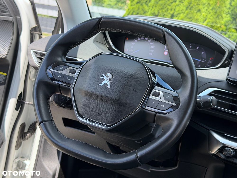 Peugeot 3008 1.5 BlueHDi Allure S&S - 22