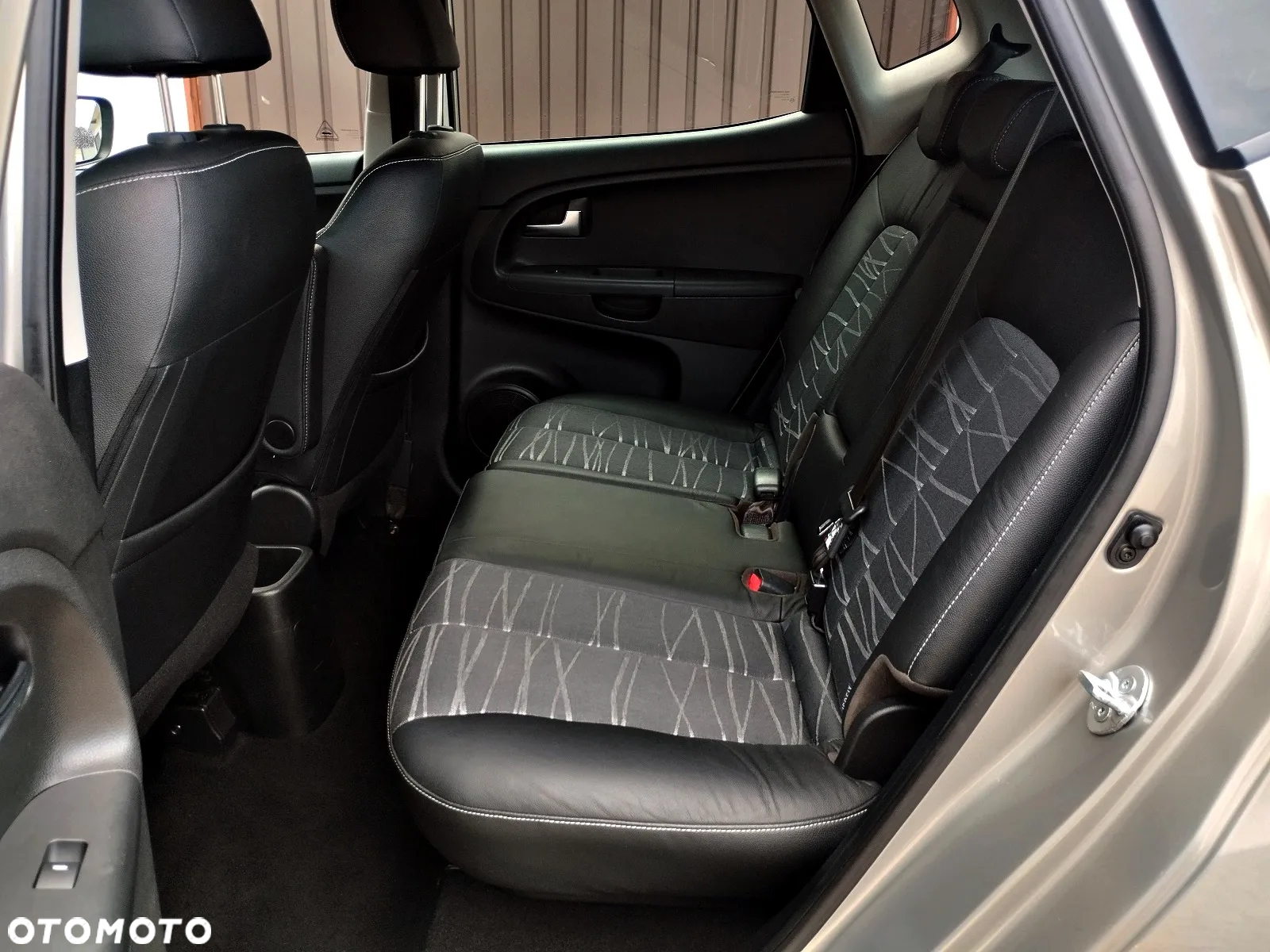 Kia Venga - 15