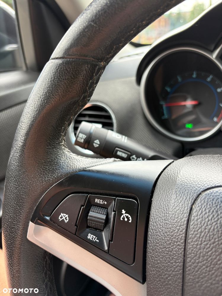 Chevrolet Cruze 1.6 LT+ - 29