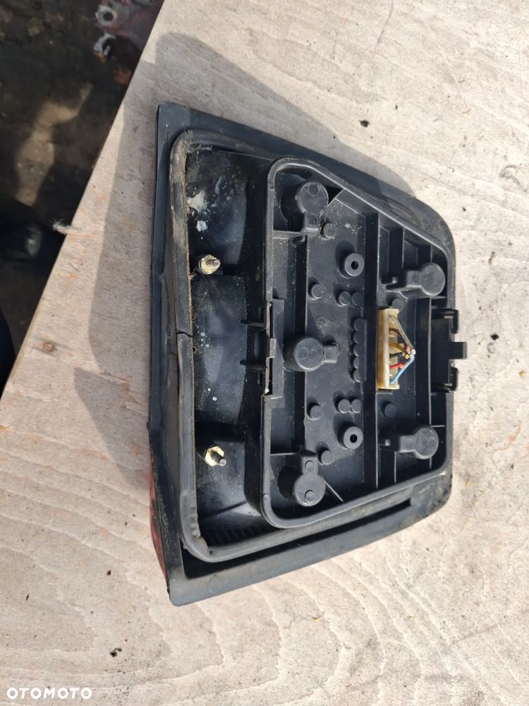 LAMPA TYLNA LEWA FSO POLONEZ - 2