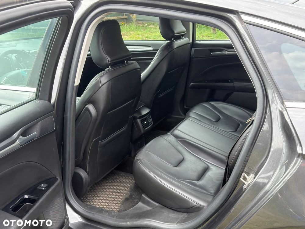 Ford Fusion 2.0 EcoBoost Titanium - 15