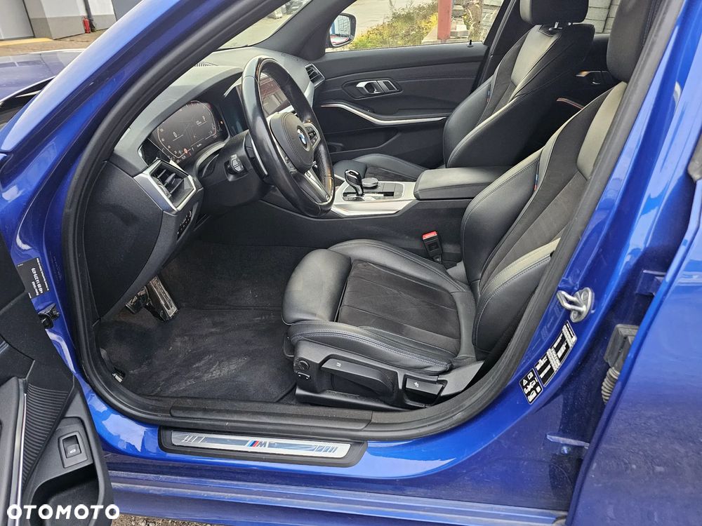 BMW Seria 3 320d xDrive Edition M Sport Shadow - 19