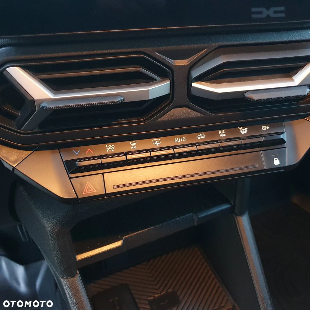 Dacia Duster 1.6 Full Hybrid 140 Extreme MMT - 15